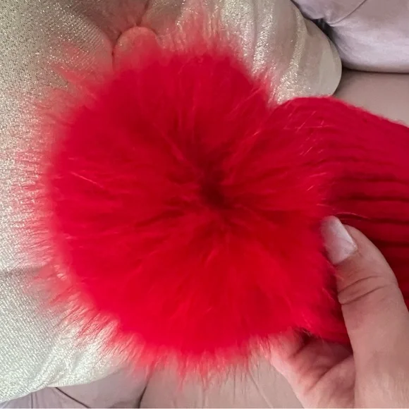 Red wool hat and scarf for girl
